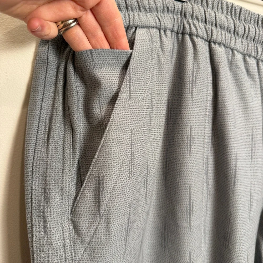 NWT Athleta Womens 26 Farallon‎ Printed Jogger Pants Gray Dot Print Plus Stretch
